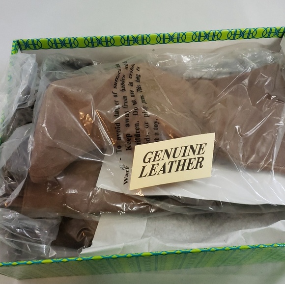 HOT IN HOLLYWOOD Brown Sued Knee High Heels 9M - Picture 6 of 11